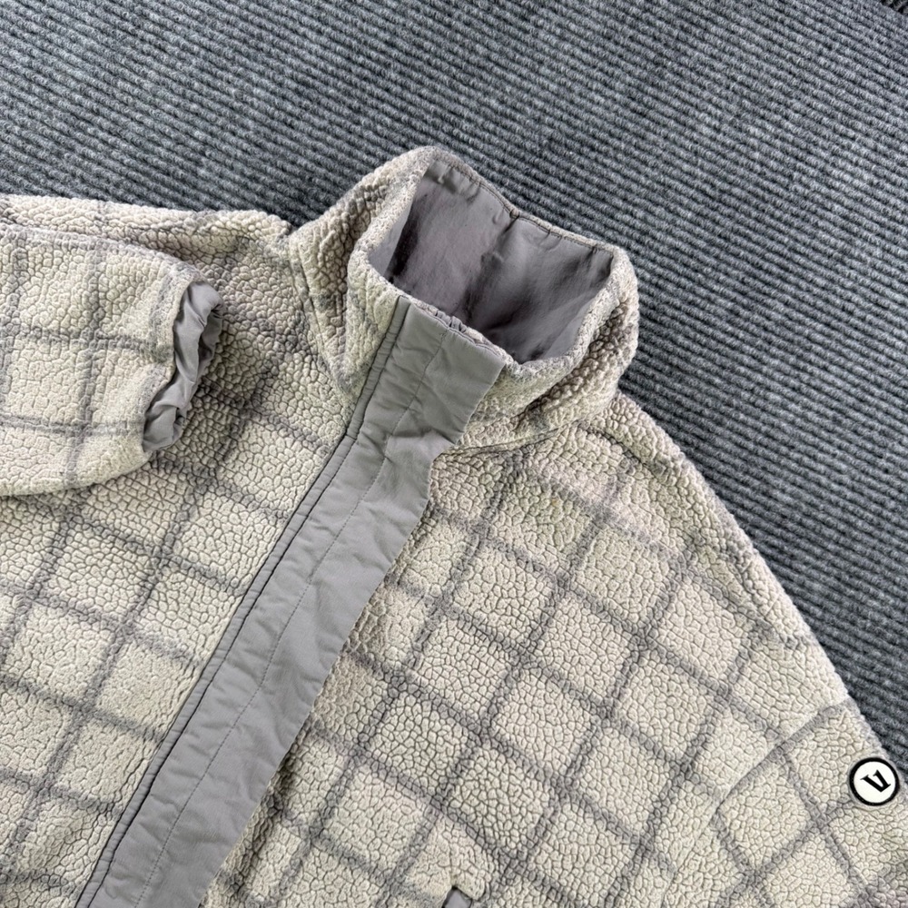 Vuori Alpine Sherpa Jacket Womens Medium Bone Grid Fleece Full Zip Outdoor VW566